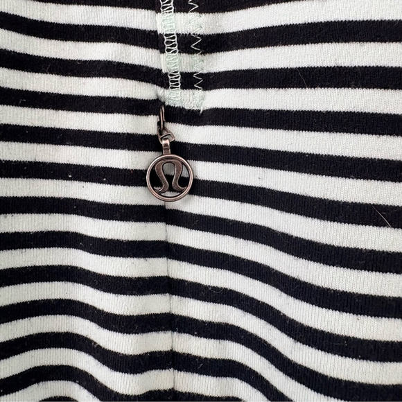 Lululemon | Daily Yoga Jacket | Sz 4 | Mint Moment Stripe Black | EUC - Picture 4 of 8